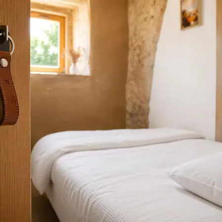 Apartament De Charme Dans Bergerie Renovee Creissels